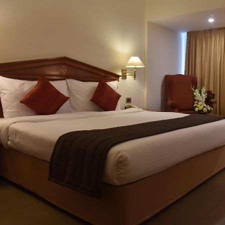 Hotel Sagar Plaza City Centre Pune Ngoại thất bức ảnh