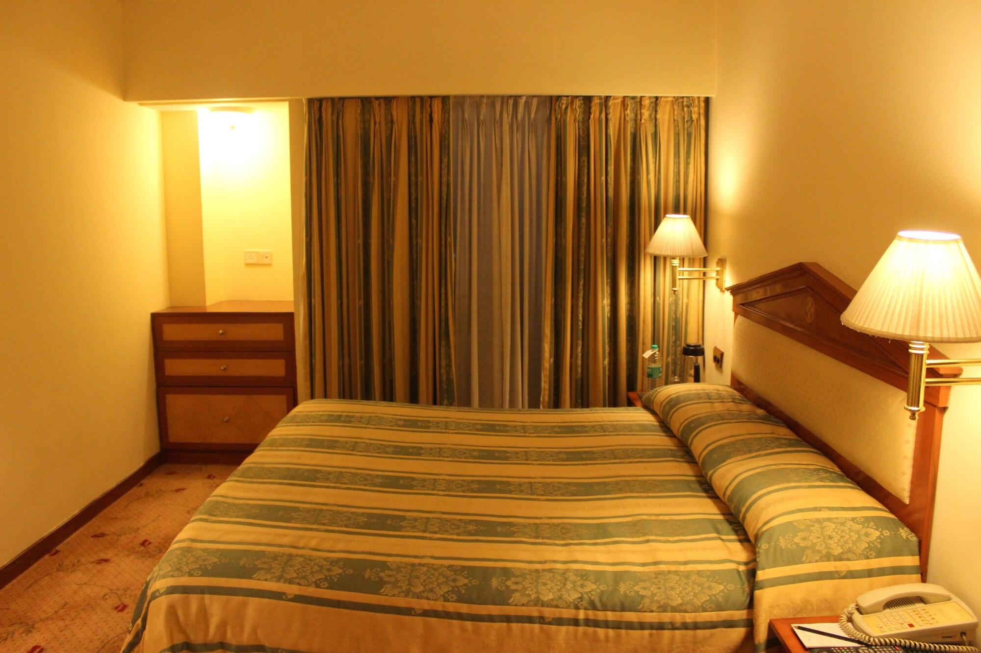 Hotel Sagar Plaza City Centre Pune Ngoại thất bức ảnh