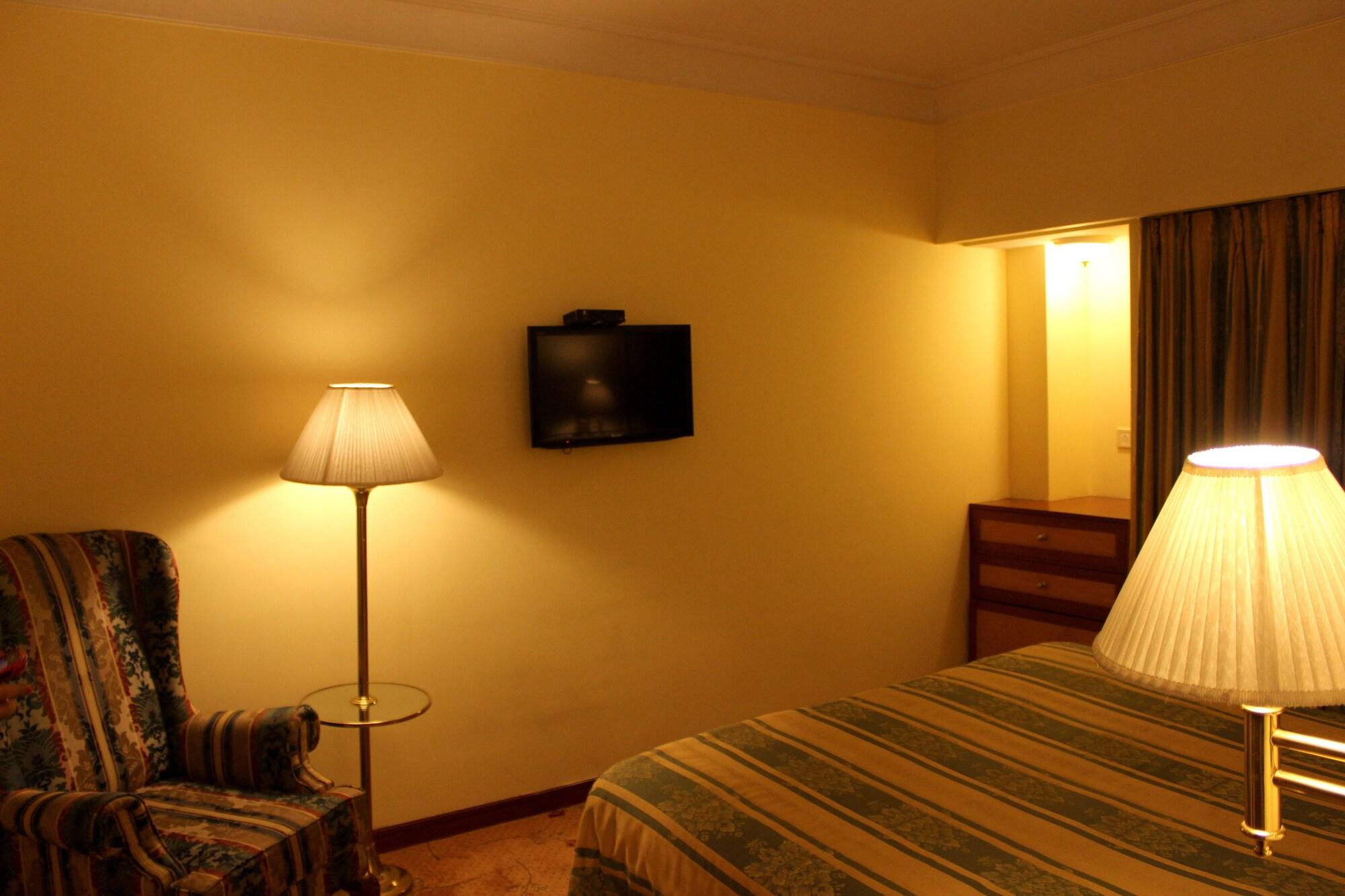 Hotel Sagar Plaza City Centre Pune Ngoại thất bức ảnh