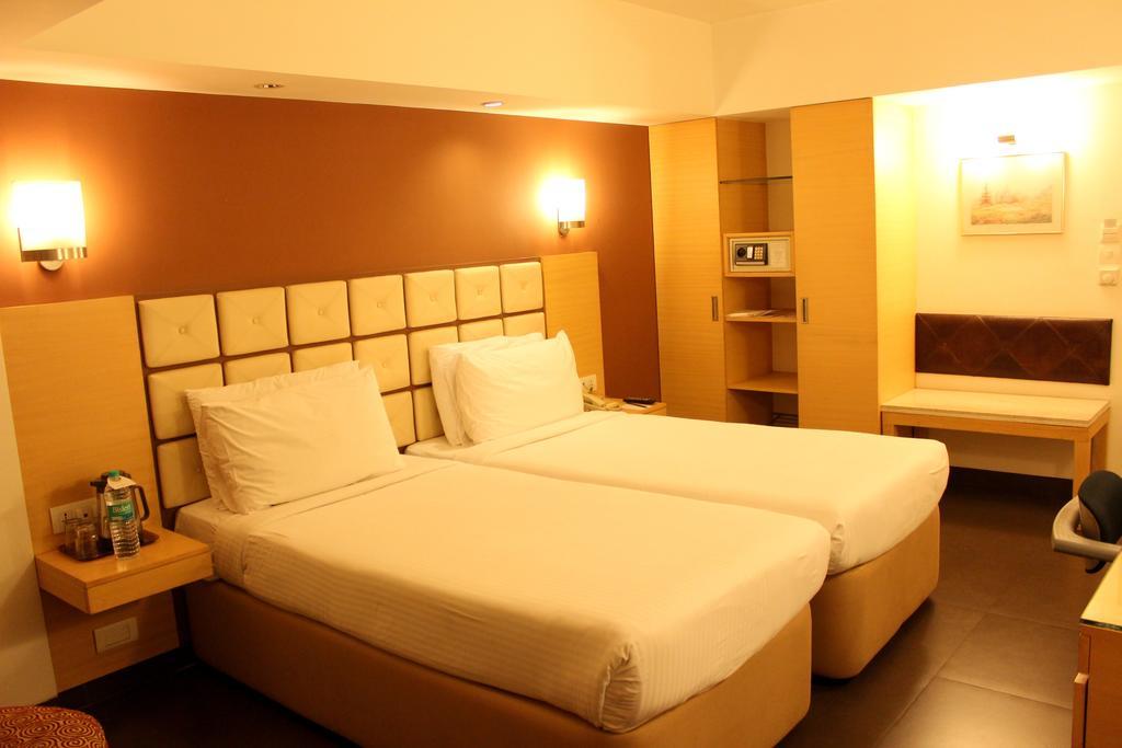 Hotel Sagar Plaza City Centre Pune Ngoại thất bức ảnh