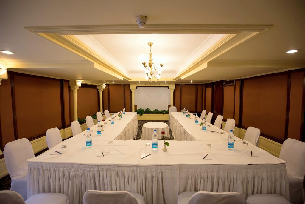 Hotel Sagar Plaza City Centre Pune Ngoại thất bức ảnh