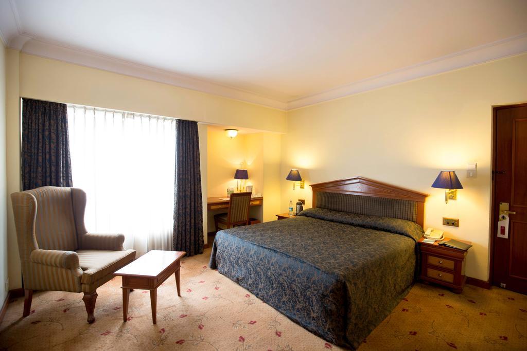 Hotel Sagar Plaza City Centre Pune Phòng bức ảnh
