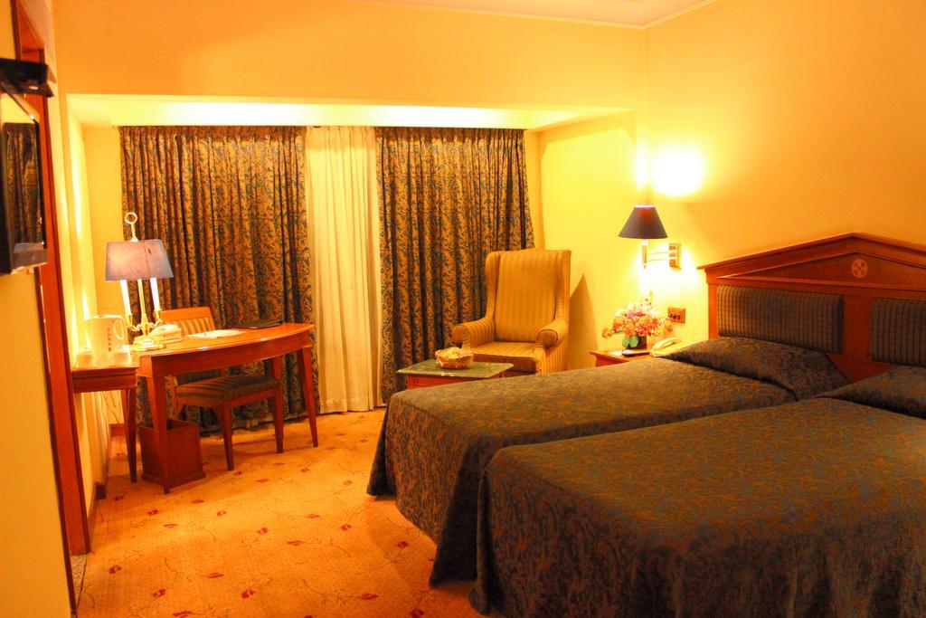 Hotel Sagar Plaza City Centre Pune Phòng bức ảnh