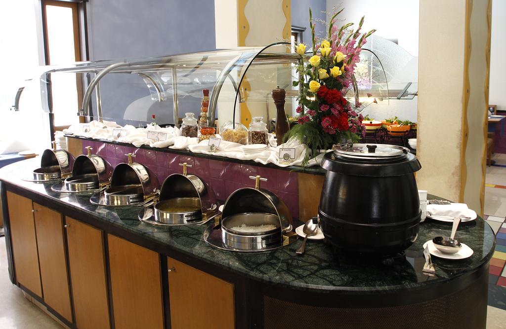 Hotel Sagar Plaza City Centre Pune Ngoại thất bức ảnh