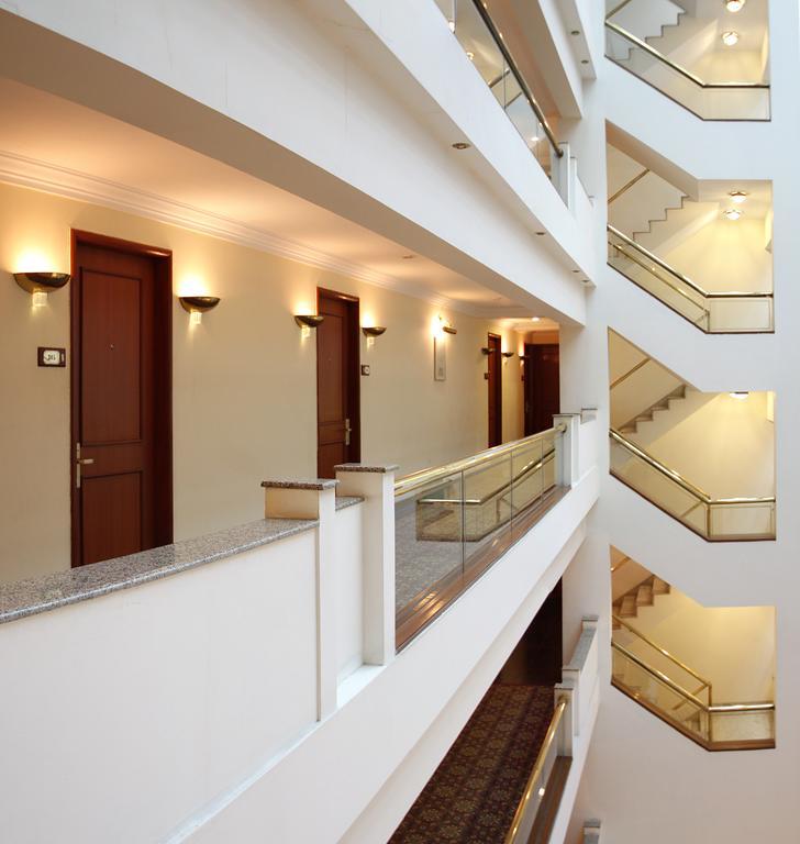 Hotel Sagar Plaza City Centre Pune Ngoại thất bức ảnh
